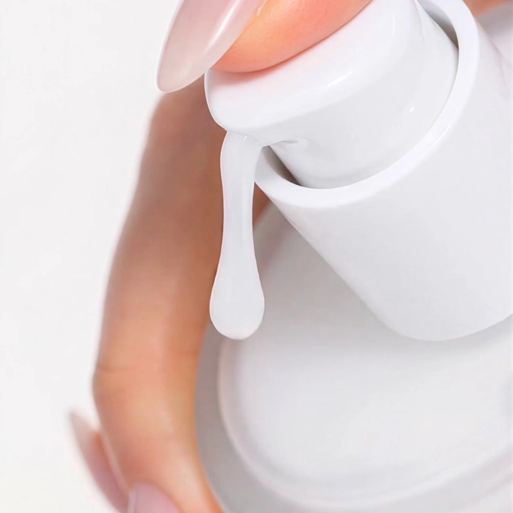epii HPT6 Ultra Drop 5% — Lightweight texture layers under moisturiser; dispensing detail.
