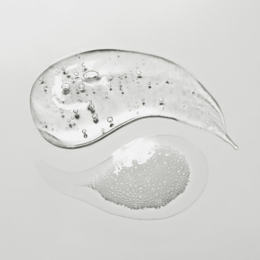 هاروهارو وندر جل التنظيف اللطيف بثلاثة أحماض AHA غير المعطّر — قوام جل التنظيف بثلاثة أحماض AHA