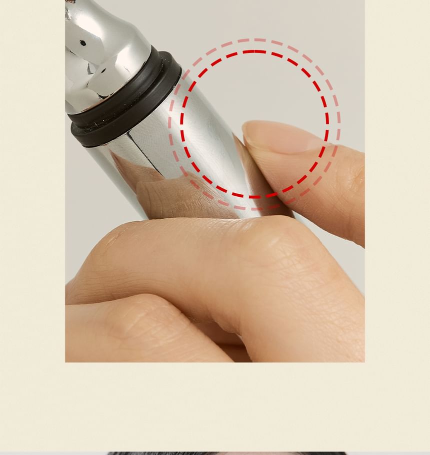 Heveblue Black Yuja Bean Lifting Auto Eye Cream 15 ml — finger contact with the applicator.