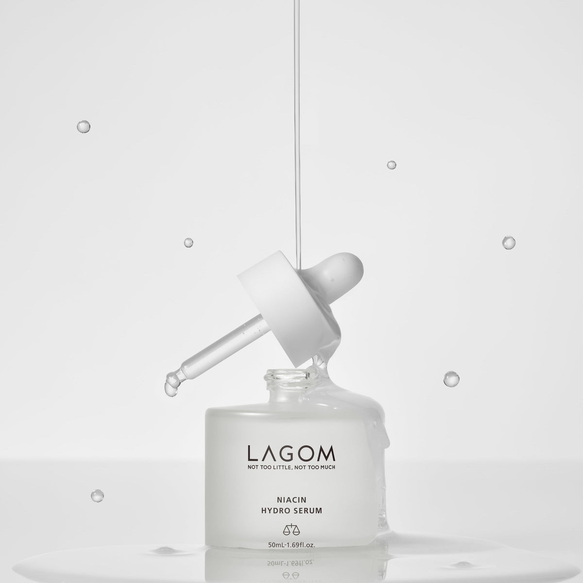 Lagom Niacin Hydro Serum - official gallery 2